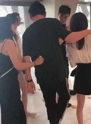 王思聪懒理投资失败风波,无惧资金冻结,心情大好与秦奋聚餐