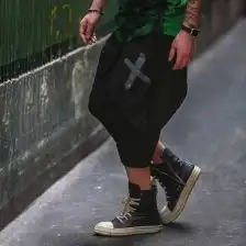 暗黑风格工装男中裤