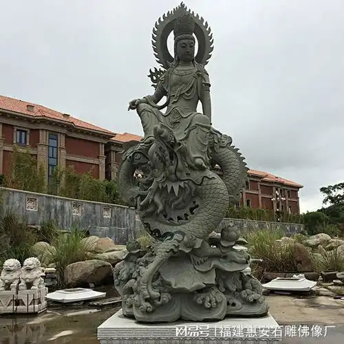 石雕观音菩萨的智慧之眼眉间白毫相