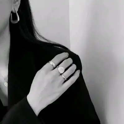 黑白个性头像女生,个性头像女生气质高冷
