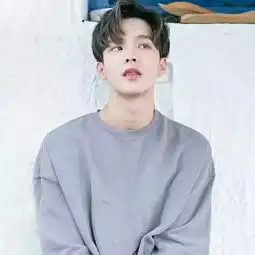 男生头像能够拥抱的就别拉扯