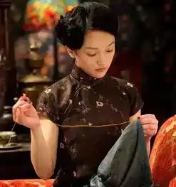 香云纱遇见旗袍,极致优雅的民国范....