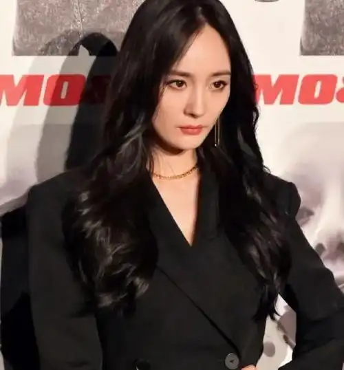 宋慧乔乔欣都上当了烟熏妆黑眼线真的不适合她们