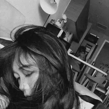 女生气质唯美黑白微信头像,女生头像图片