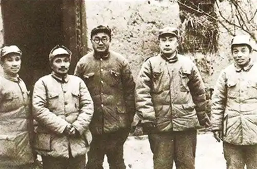 淮海战役5人总前委,刘陈邓中谁是南线总指挥