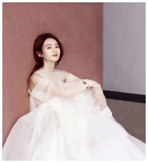 女明星婚纱照热巴美艳,刘亦菲清纯,关晓彤太仙,赵丽颖最意外