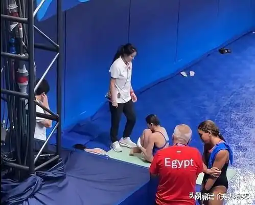 全红婵陈芋汐女子10米台决赛,全红婵第一跳就拿全部评委满分