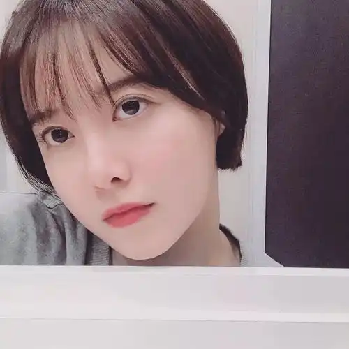 人妻具惠善剪短发变回杉菜大眼灵动似高中生