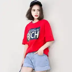 想成为bf风里的t恤王你得get四朵金花的街拍套路