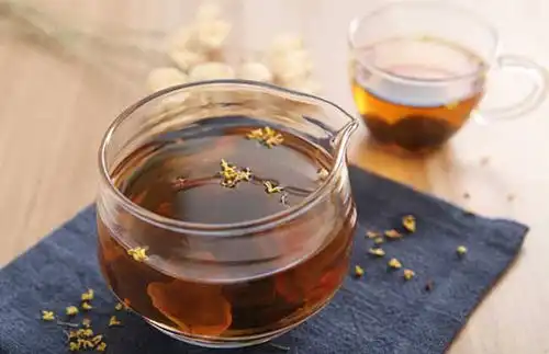 摇晃几下,瞬间炸开保温杯泡枸杞竟成定时炸弹