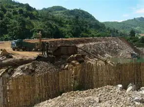 带你走进神秘的缅甸翡翠场口,看看最真实的翡翠矿山
