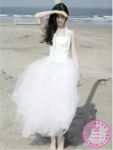 刘亦菲的白色婚纱是什么款式的