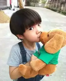 这小孩是网红么叫什么名字