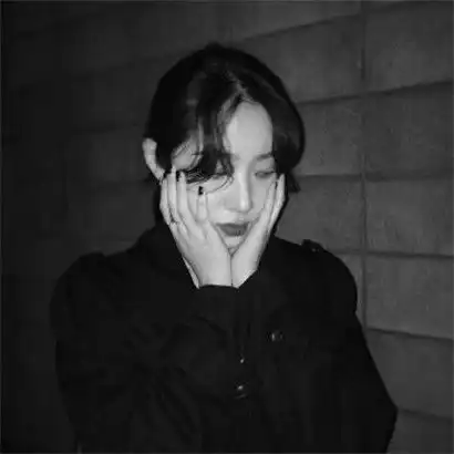 个性女生头像黑白系,生活真的让我很累