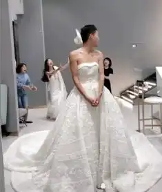 男友陪你穿婚纱,这样的爱情,你羡慕了吗