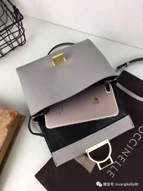 上次没抢到的性价比最高的原单coccinelle小马蹄包