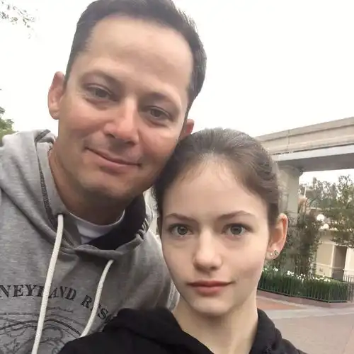 打破童星长残魔咒,从暮光女的女儿到迪士尼公主,18岁的她就是小精灵本人天使下凡啊