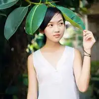 穿红衣服的女生头像你逢场作戏我将计就计