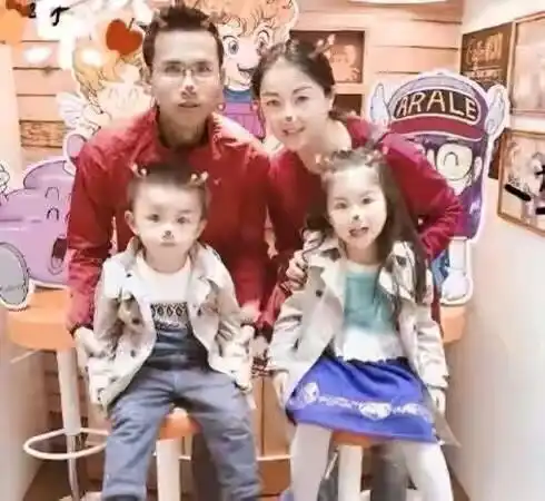 郭晶晶闺蜜团首曝光豪门阔少钟爱运动员,豪门也让儿媳妇买菜