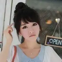 嗯嗯这女的谁好像搜头像是看到很多他的啊