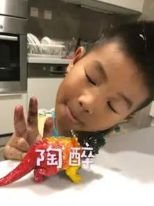 胡可分享小鱼儿表情包九宫格,既灵动又搞笑