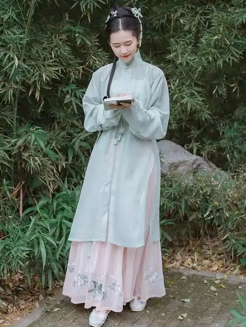 想做一个温柔的女生仙气飘飘的汉服最合适,让你呈现温柔之美