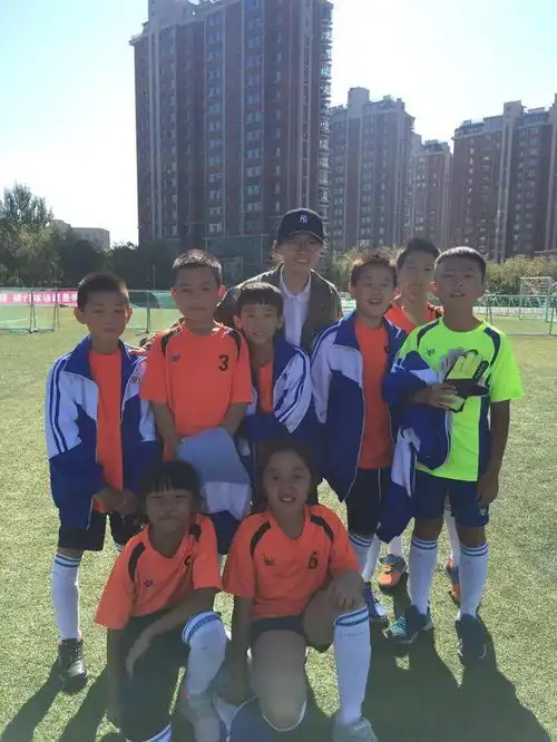 阳光足球,逐梦少年长春高新第一实验学校第三届逐梦杯足球赛六年二班比赛记