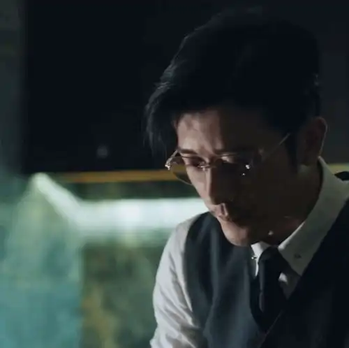 男明星的眼镜杀,这10位男星告诉你,什么才是斯文败类
