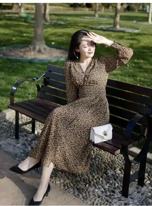 连衣裙搭配什么鞋子好看图片