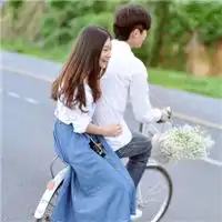 急求qq情侣不带字一对两张头像