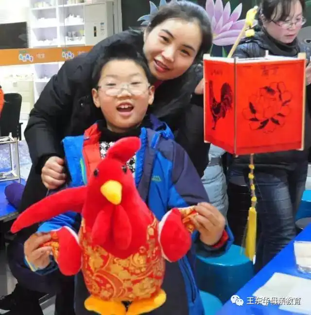 信阳市第十三小学二5班群李锴贤妈妈高雪峰与您分享培养母亲良好的脂肤性格,从养成好耐心开始