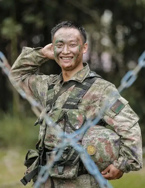 中国军人中国表情