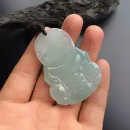 这种翡翠冰种观音值多少钱