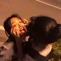 敲可耐的真人闺蜜头像一对两张