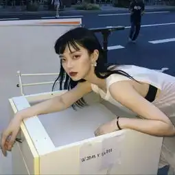 超酷霸气欧美范女生头像