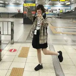 卫衣半身裙显瘦疯了微胖女孩照着买,简直美哭