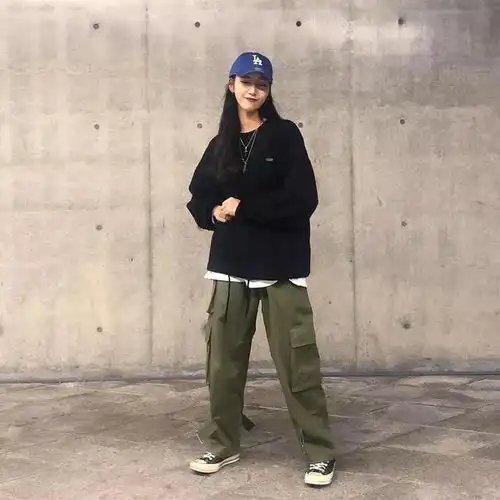 卫衣工装裤,休闲洒脱,浑身都是帅气范