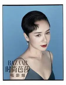 50岁蒋雯丽一袭白裙素雅大气诠释恬静温婉
