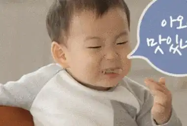 韩国最火表情包女孩长大了妆容精致配大旁分发,才6岁太显成熟