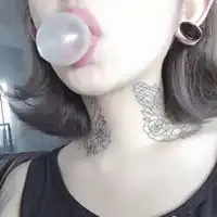 超拽女生霸气头像冷酷性感纹身的超拽霸气女头