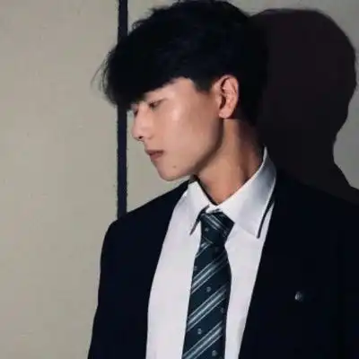 对你只是新鲜感的男孩子,才会有这3特征,注定撑不过热恋期