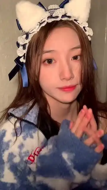 手机想拍我,我拦不住,猫系女友上线
