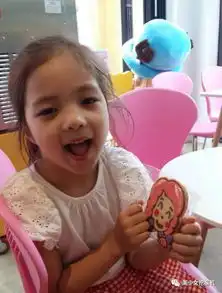 搜狐公众平台当年火爆表情包的混血小美女长大后
