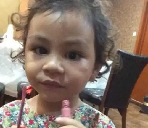有种整容式长大叫刘烨女儿,霓娜混血基因越来越突出,比哥哥诺一还好看