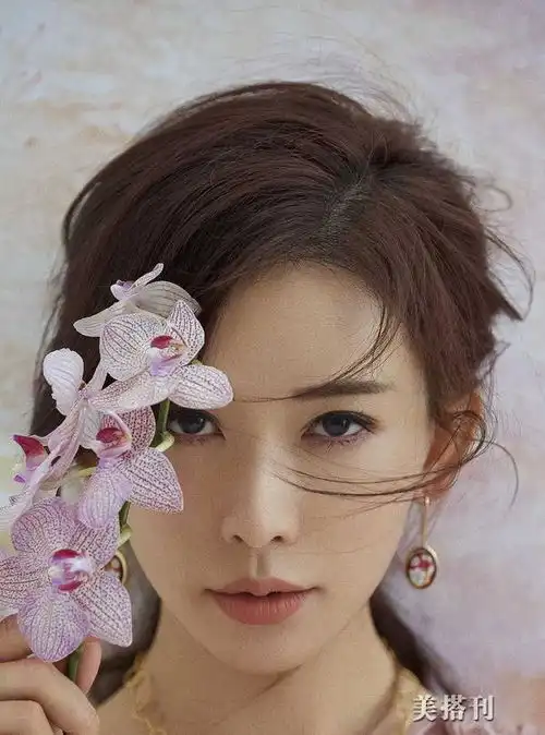身材完爆18少女45岁林志玲穿紧身裤狂秀美腿,星空墨镜美出新高