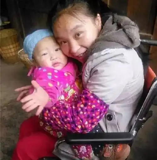 湖北女子新婚夜摔成高位截瘫,丈夫却每天家暴,回娘家后幸遇真爱