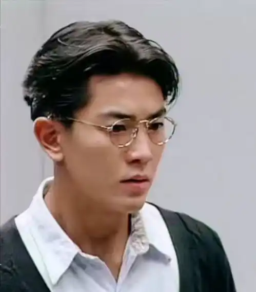 港剧中的魅力型男眼镜杀谁的斯文败类最带感你又被谁撩到了