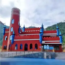 这不是巨大的油画卷,这是龙里油画大草原