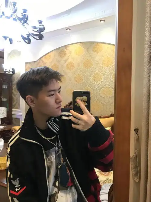 男生留空气感短碎盖真好看