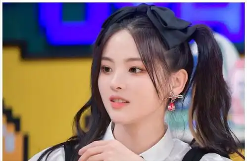 从服务员到流量明星,草根女孩杨超越是如何改天换命的